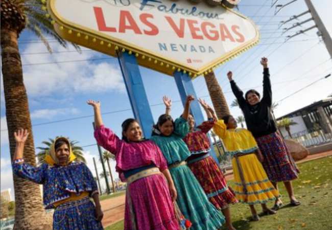 IBLIS MAGAZINE Mujeres Rarámuri fotografía tomada de instagram @ra_ra_raaaaaa